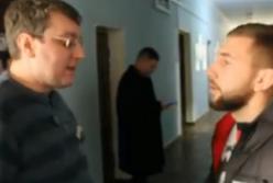 В здании Николаевского горисполкома депутату разбили яйцо об голову (видео)