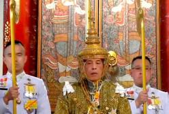 Страсти королей: Меган Маркл под конвоем, стюардесса стала королевой, а японский император отрекся от престола (видео)