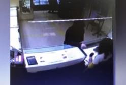 На Киевщине ограбили ювелирный магазин (видео)