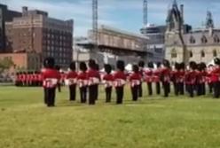 В Канаде смена почетного караула возле парламента прошла под украинскую песню (видео)