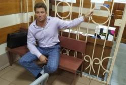 В Краматорске адвокат приковал себя в зале суда (видео)