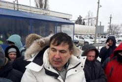 В Одессе протестующие моряки с участием Саакашвили перекрыли трассу (видео)