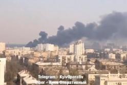 В Киеве пылает масштабный пожар (видео)