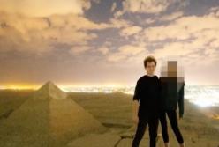 Двое европейцев ночью вылезли на пирамиду Хеопса: что они там делали? (видео)