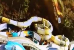 Ужасные кадры: ​в Крыму в аквапарк на огромной скорости влетел грузовик (видео)