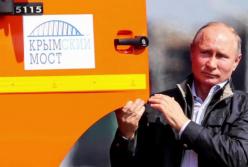 Крымский мост рухнул в море? (видео)