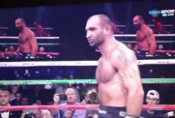 Боксер проиграл бой и побил своего тренера (видео)