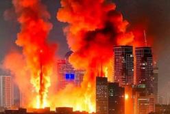 Масштабні руйнування в Тель-Авіві: відео моменту прильоту іранської ракети по багатоповерхівці