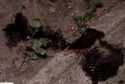 Загадочный случай: мужчина выпал из окна во время перекура в подъезде (видео)