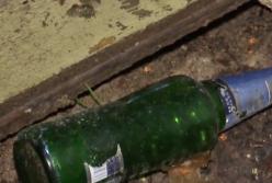 Жестокое нападение на 16-летнюю девушку: резали горло битой бутылкой (видео)