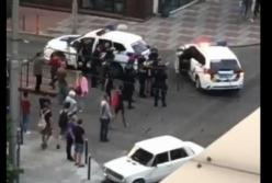 В Киеве произошли масштабные драки футбольных фанатов (видео)