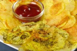 Хрустящие чипсы за 3 минуты в микроволновке: 4 разных вкуса (видео)