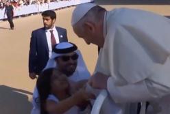 Впервые за всю историю Папа Римский провел мессу в Дубаи (видео)
