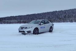 Электрический Saab разворачивается на месте (видео)