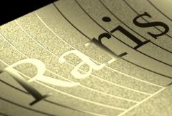 Выпустили первую в истории платежную карту из золота (видео)