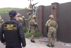 В Киеве полицейские изъяли 400 тысяч долларов "воровского общака" (видео)
