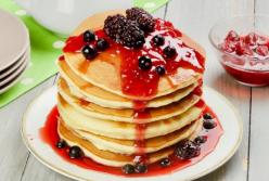 Пышные и очень вкусные: панкейки на кефире (видео)