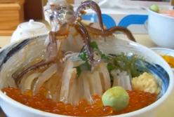 Осьминог ожил прямо в тарелке с готовым блюдом (видео)