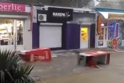 Популярный российский курорт смывает потопом (видео)