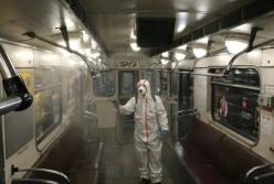 В Киеве дезинфицируют остановки и транспорт (видео)