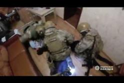 В Днепре задержали банду, участники которой украли авто с владельцем и сбили людей (видео)