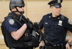 Голый стрелок устроил жуткую стрельбу по посетителям кафе в США, есть жертвы (видео)