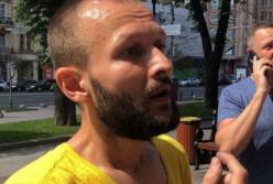 Задержали мужчину, бросавшего камни в центре Киева ради "здравого рассудка" (видео)
