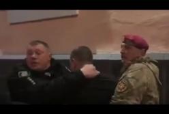 Во время выступления Тимошенко людей забросали дымовыми шашками (видео)