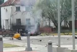 Теракт возле школы в Колумбии и десятки погибших: кадры как люди убегают (видео)