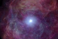 Ученые впервые зафиксировали саморазрушение звезды в реальном времени (видео)