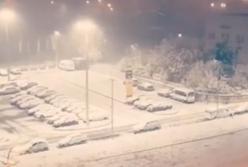 На Россию обрушились снегопады и мороз (видео)