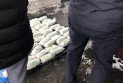 Украинец перевозил в Россию 20 кг наркотиков в топливном баке автомобиля (видео)