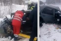 Страшное ДТП под Киевом: пострадал маленький ребенок (видео) 