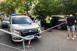 В Киеве подростки избили полицейского до потери сознания (видео)