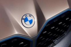 Компания BMW поменяла логотип (видео)