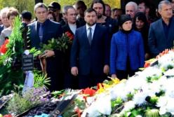 У могилы главы ДНР Захарченко прошли панихида и митинг: смотрите, кто пришел (видео)