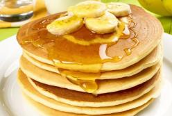 Отличная альтернатива блинчикам и оладьям за 30 минут: панкейки на воде (видео)