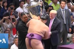 "Невероятное шоу": как Трамп смотрел борьбу сумо в Японии (видео)