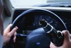 В Киеве пьяный водитель на авто Новой почты пытался сбежать от полицейских (видео)