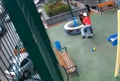 Сотрудник Офиса президента попал в скандал с нападением на девочку (видео)