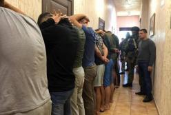 В отеле Одессы задержана группа вооруженных людей (видео)
