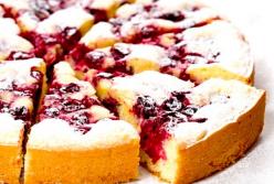 Настоящее блаженство: быстрый пирог с вишней, творогом и кокосовой крошкой! (видео)