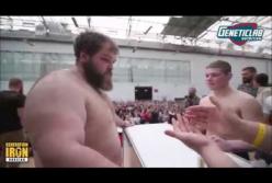 Все ради 30 тысяч: в России устроили чемпионат по мужским пощечинам (видео)