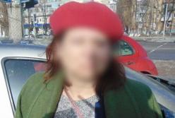 В Киеве поймали мошенниц, клянчивших деньги на лечение (видео)