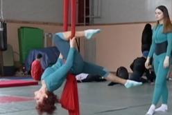 Пилон, шпагат и мостик: киевская пенсионерка зажигает (видео)