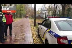 В Киеве во дворе дома нашли труп мужчины (видео)