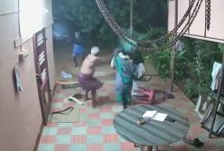 Храбрые пожилые супруги отбились от грабителей (видео)