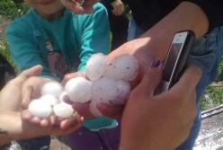 Ровенскую область засыпал град размером с куриное яйцо (видео)