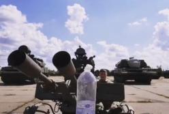 Вот как открывают бутылки суровые воины ВСУ: популярный флешмоб (видео)