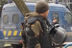 Оружие, каски, бронежилеты: как теперь будут проходить встречи с Порошенко? (видео)